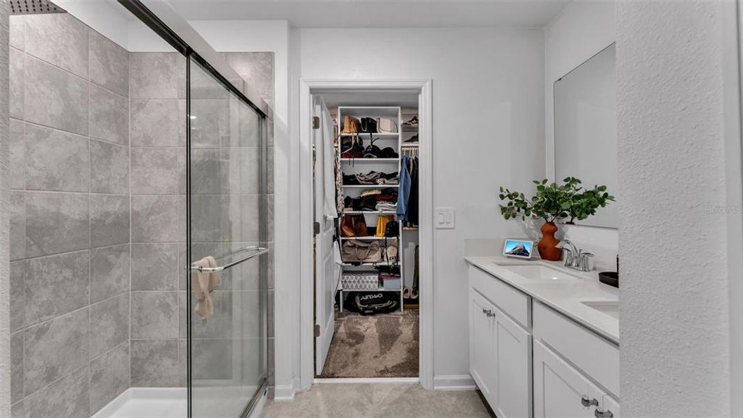 Furnished interior view inside a new home in , Winter Haven (Image 34).