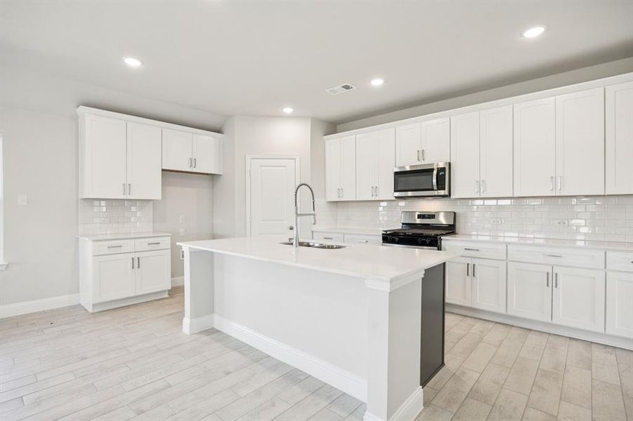 Furnished interior view inside a new home in Santorini, Seagoville (Image 8).