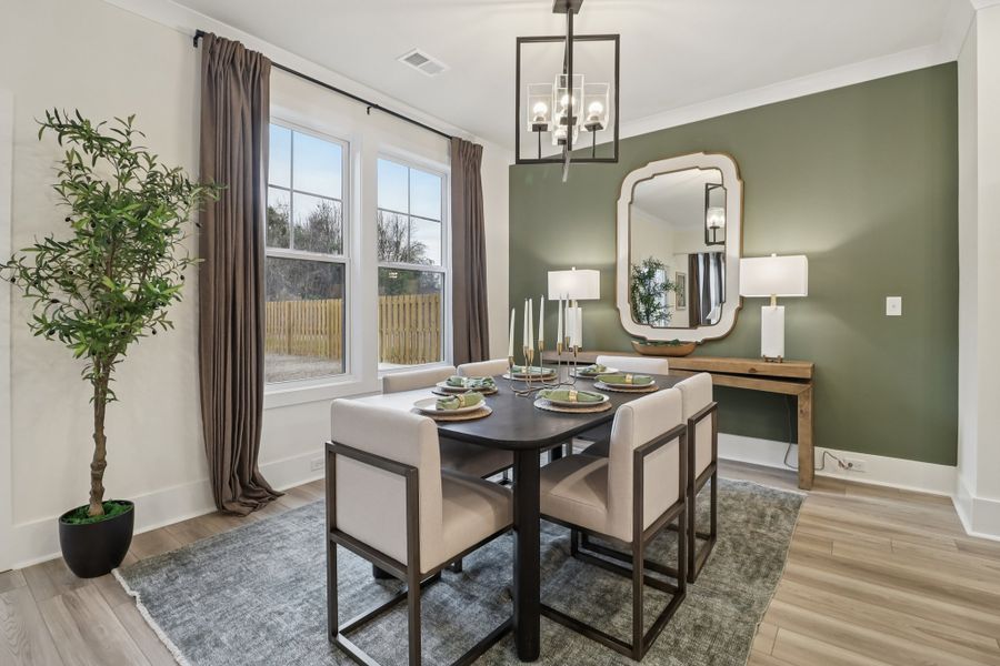 Representative furnished interior of a home built from the Bradley II by Great Southern Homes in Sedona, Greenville (Image 77).
