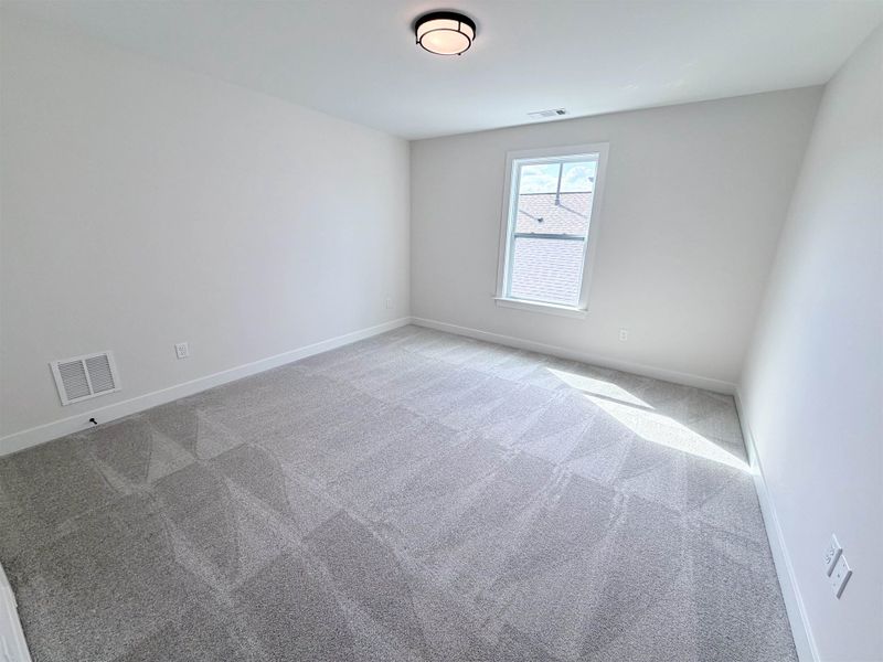 Spacious, unfurnished interior of a new home in Lockwood, Collierville (Image 24).
