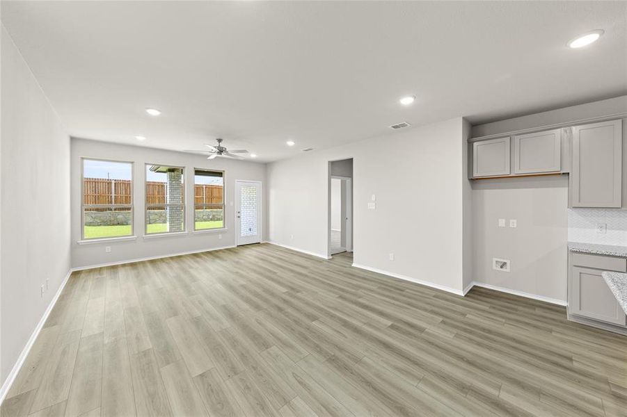 Spacious, unfurnished interior of a new home in Devonshire 40s, Forney (Image 23). Spacious, unfurnished interior of a new home in Devonshire 40s, Forney (Image 23).