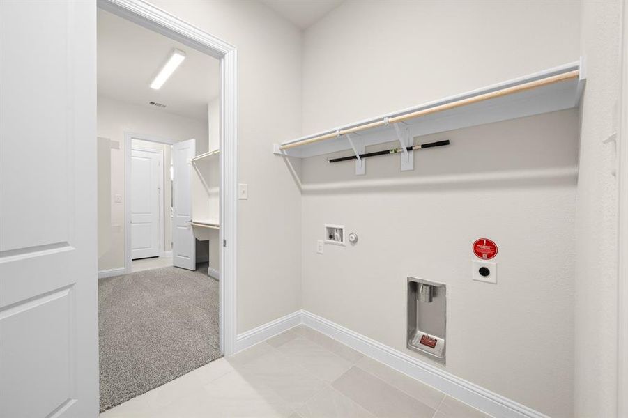 Spacious, unfurnished interior of a new home in , Burleson (Image 19). Spacious, unfurnished interior of a new home in , Burleson (Image 19).