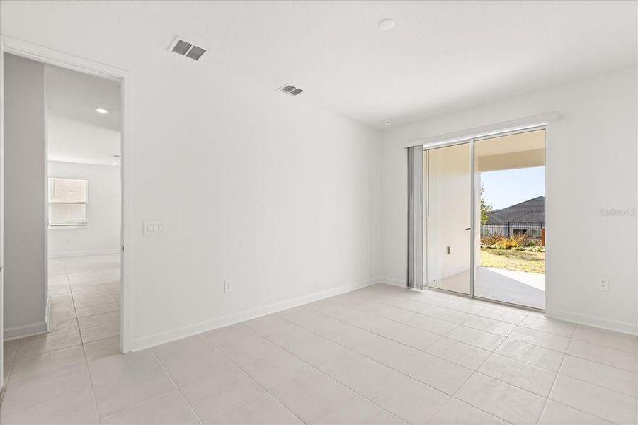 Spacious, unfurnished interior of a new home in Dora Parc, Mount Dora (Image 60).