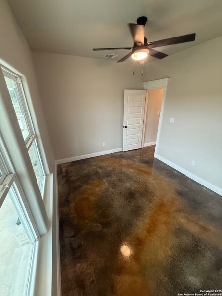 Spacious, unfurnished interior of a new home in , Beeville (Image 9).