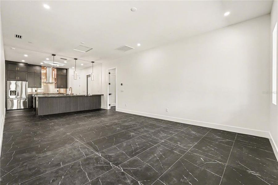 Spacious, unfurnished interior of a new home in , Seffner (Image 34).