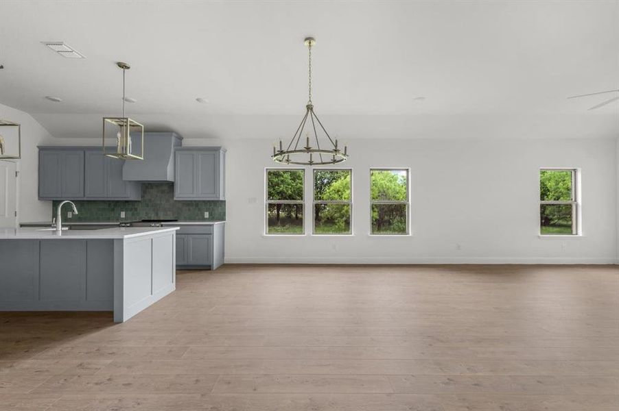 Spacious, unfurnished interior of a new home in , Weatherford (Image 16).