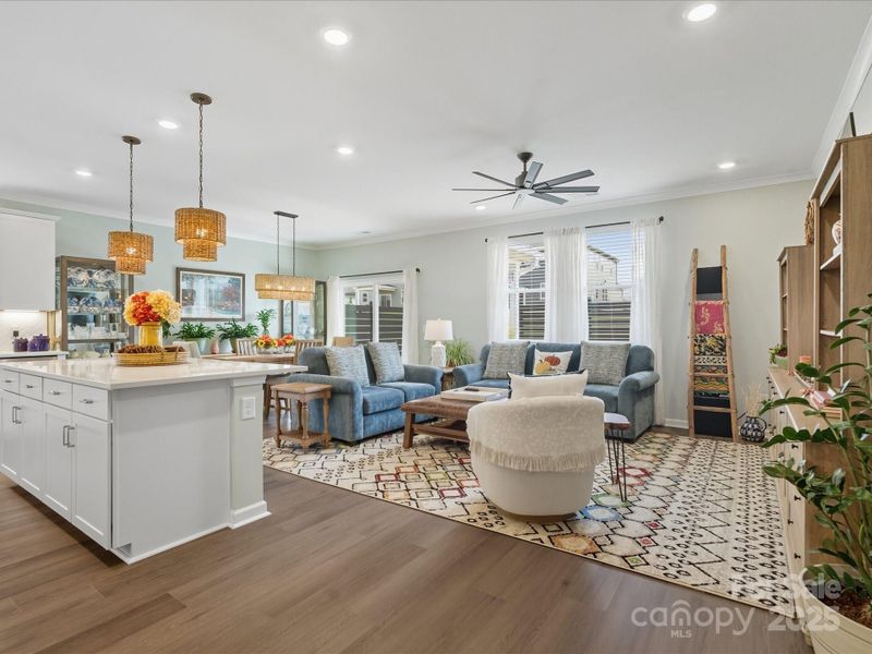 Spacious Open Floor Plan! Spacious Open Floor Plan!