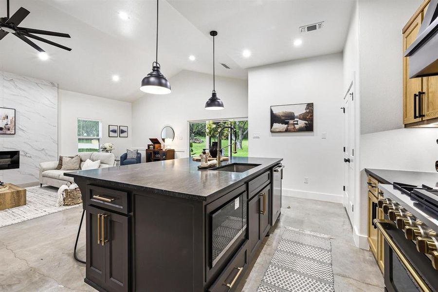 Furnished interior view inside a new home in , Denison (Image 11).