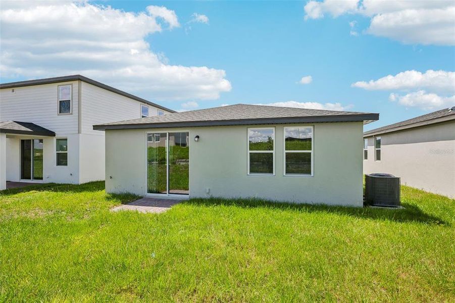 Exterior details and patio area of a home in Hamilton Bluff - Classic Series, Lake Hamilton (Image 23).