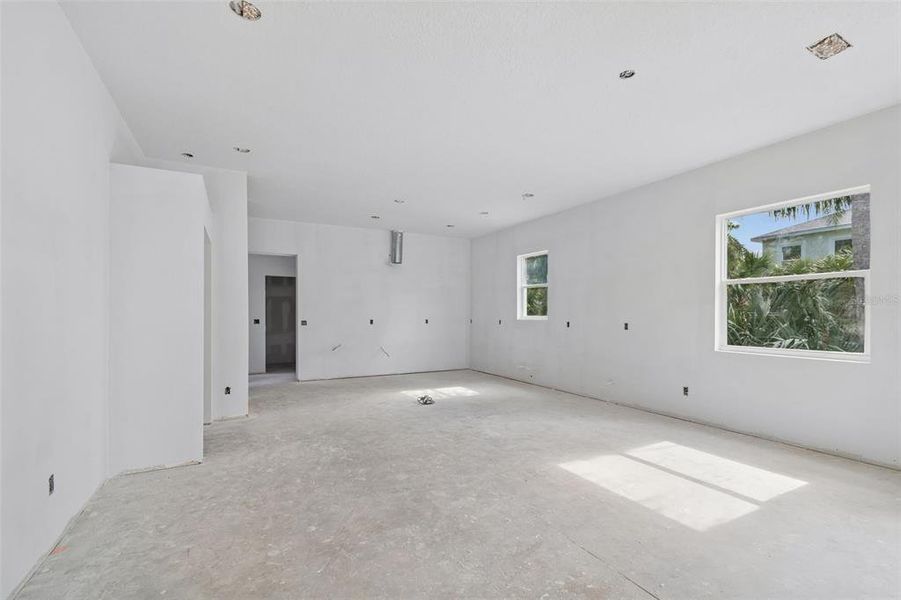 Spacious, unfurnished interior of a new home in , Crystal Beach (Image 5).