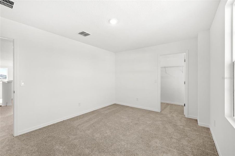 Spacious, unfurnished interior of a new home in , Kissimmee (Image 41).