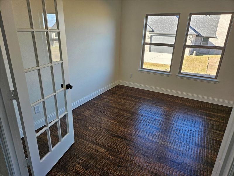 Spacious, unfurnished interior of a new home in Corner Stone Ranch, Howe (Image 15).
