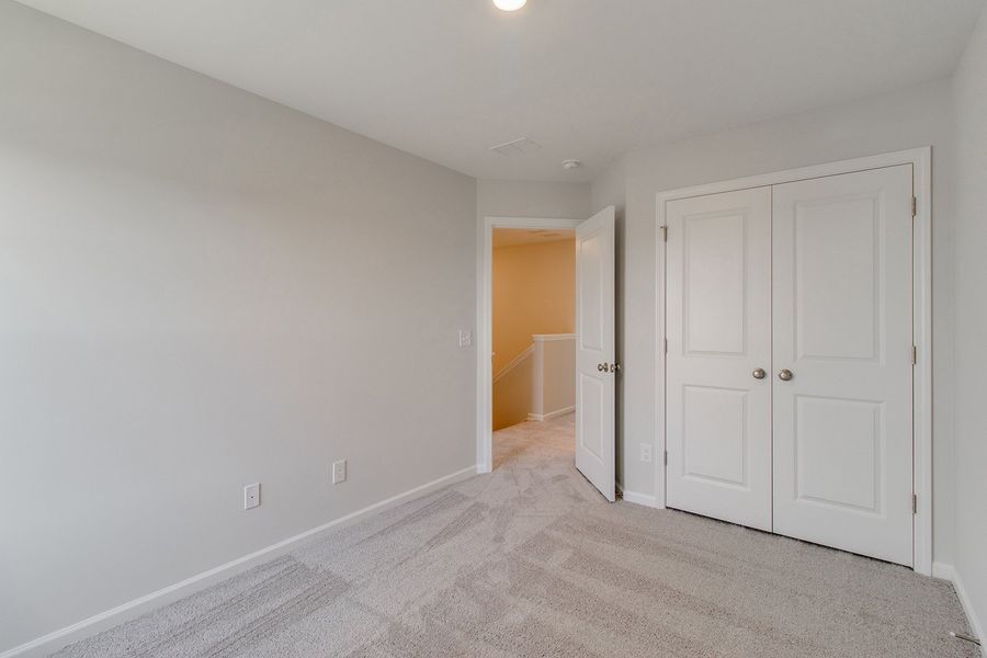 Spacious, unfurnished interior of a new home in Astoria, Columbia (Image 26).