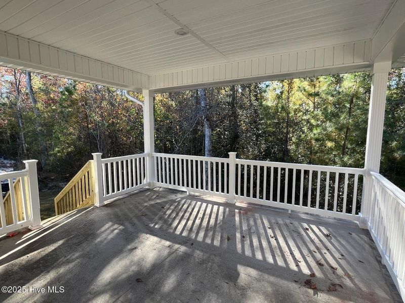 Exterior details and patio area of a home in Palmetto Creek, Bolivia (Image 3).