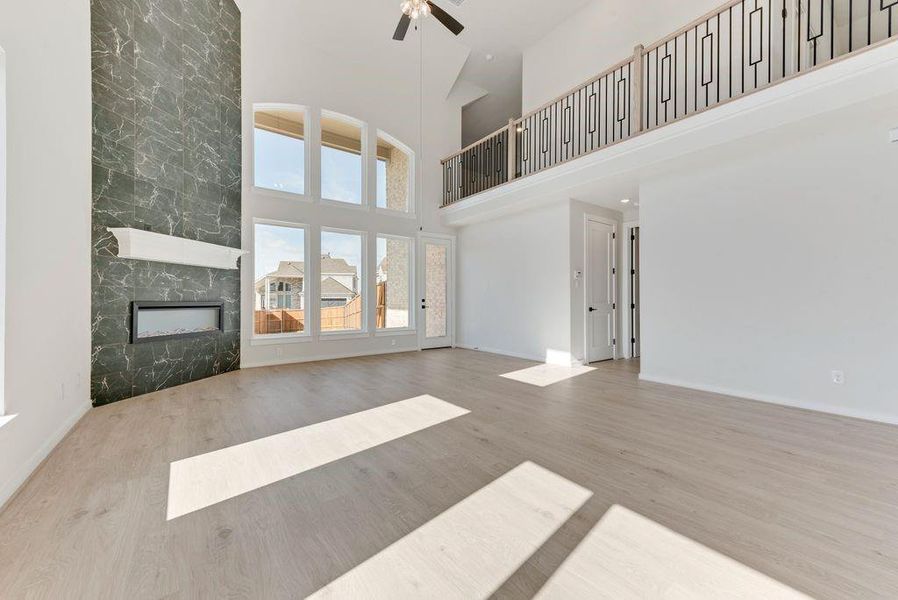 Spacious, unfurnished interior of a new home in Trails at Cottonwood Creek, Rowlett (Image 20).