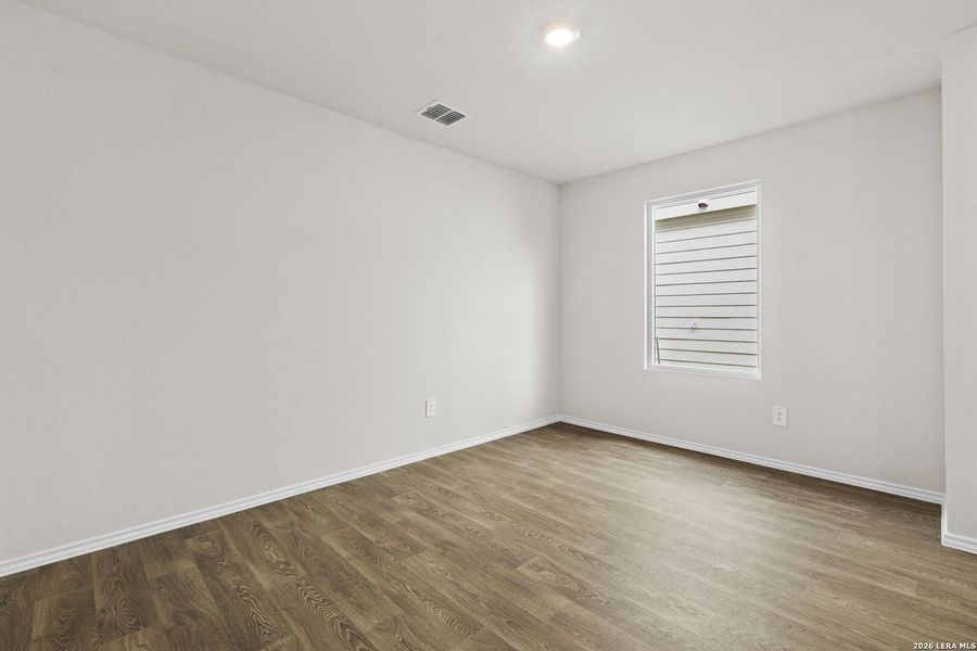 Spacious, unfurnished interior of a new home in Spring Valley, New Braunfels (Image 25).
