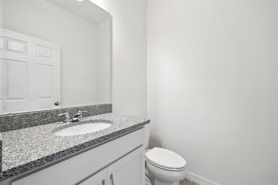 Furnished interior view inside a new home in Lake Lincoln, Eustis (Image 4).