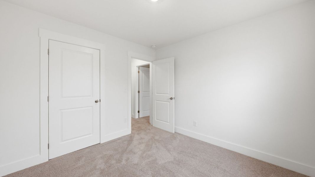 Spacious, unfurnished interior of a new home in Fieldcrest Acres Townhomes, Blountville (Image 20).
