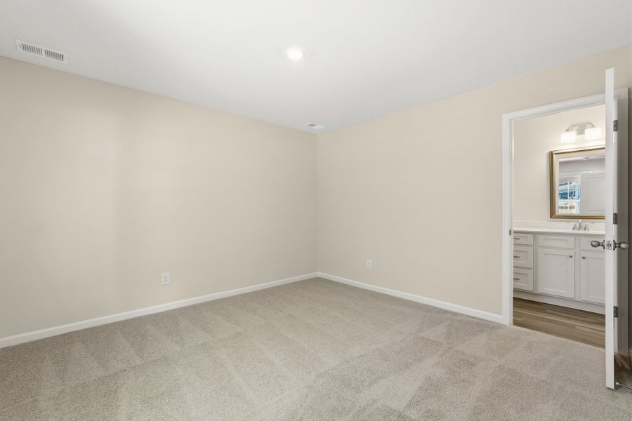 Spacious, unfurnished interior of a new home in Select Homesites Ridgeland, Ridgeland (Image 15).