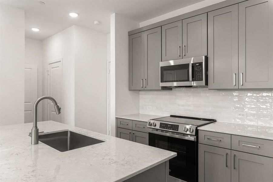 2306 Glacier-Kitchen-5