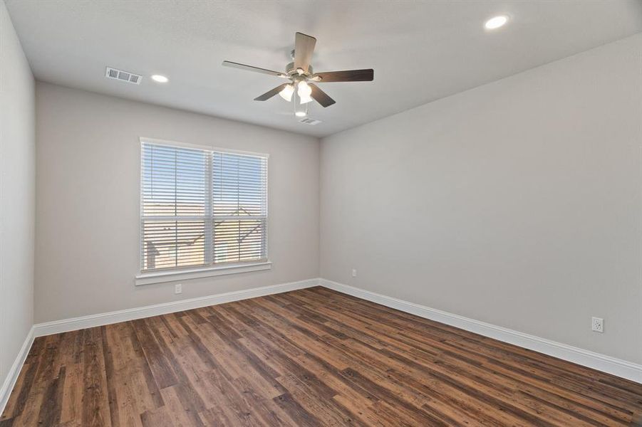Spacious, unfurnished interior of a new home in , Weatherford (Image 23).