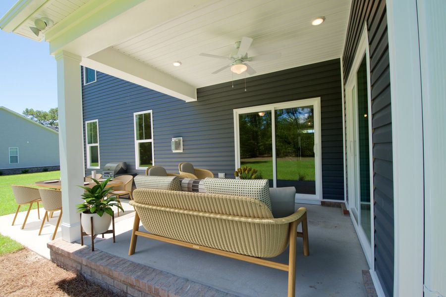 Representative exterior details of a home built from the Beaufort by Stevens Fine Homes in Parkwood Estates, Leland (Image 4).