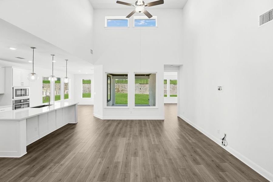 Spacious, unfurnished interior of a new home in Travisso, Leander (Image 10).