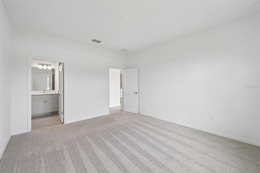 Spacious, unfurnished interior of a new home in Southpointe, Palmetto (Image 17). Spacious, unfurnished interior of a new home in Southpointe, Palmetto (Image 17).