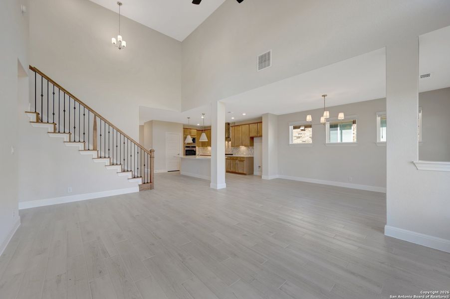Spacious, unfurnished interior of a new home in Davis Ranch 50', San Antonio (Image 27).