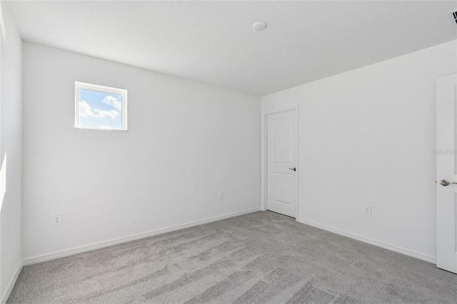 Spacious, unfurnished interior of a new home in Southpointe, Palmetto (Image 13).