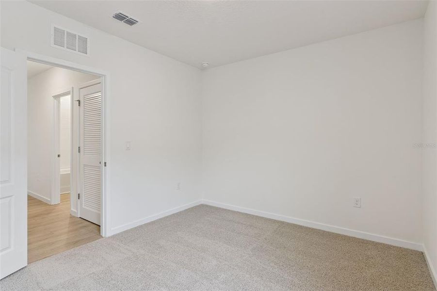 Spacious, unfurnished interior of a new home in , Kissimmee (Image 27).