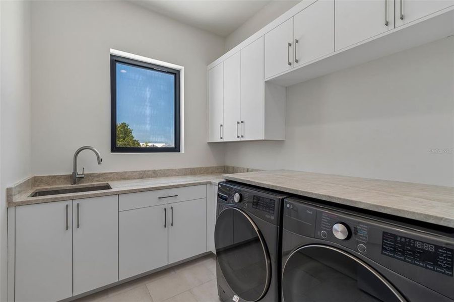 Furnished interior view inside a new home in , Tampa (Image 16).