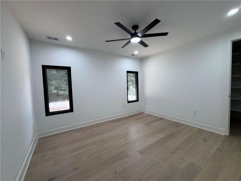 Spacious, unfurnished interior of a new home in , Alpharetta (Image 85).