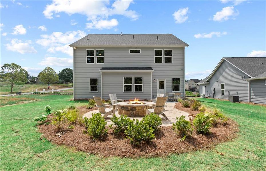 Exterior details and patio area of a home in Watermist at Mirror Lake, Villa Rica (Image 4).