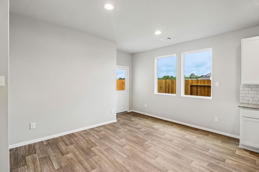 Spacious, unfurnished interior of a new home in Sorella, Tomball (Image 14). Spacious, unfurnished interior of a new home in Sorella, Tomball (Image 14).