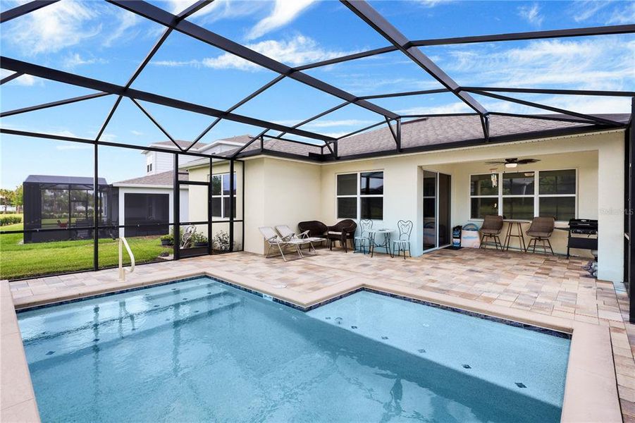 Exterior details and patio area of a home in , Winter Garden (Image 24).