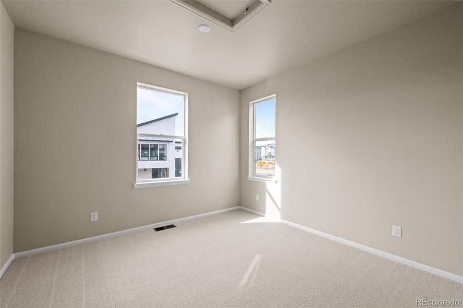 Spacious, unfurnished interior of a new home in Baseline, Broomfield (Image 31).