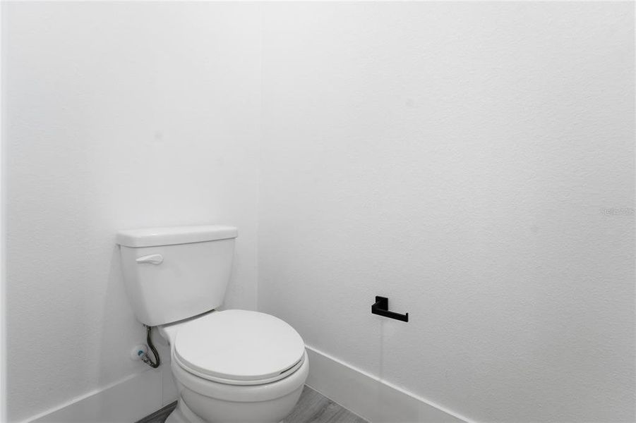 Furnished interior view inside a new home in , Dunnellon (Image 15).