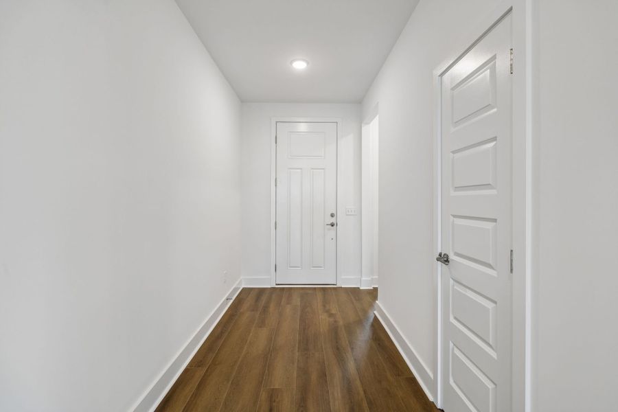 Spacious, unfurnished interior of a new home in Del Webb Barton Village, Lebanon (Image 23).