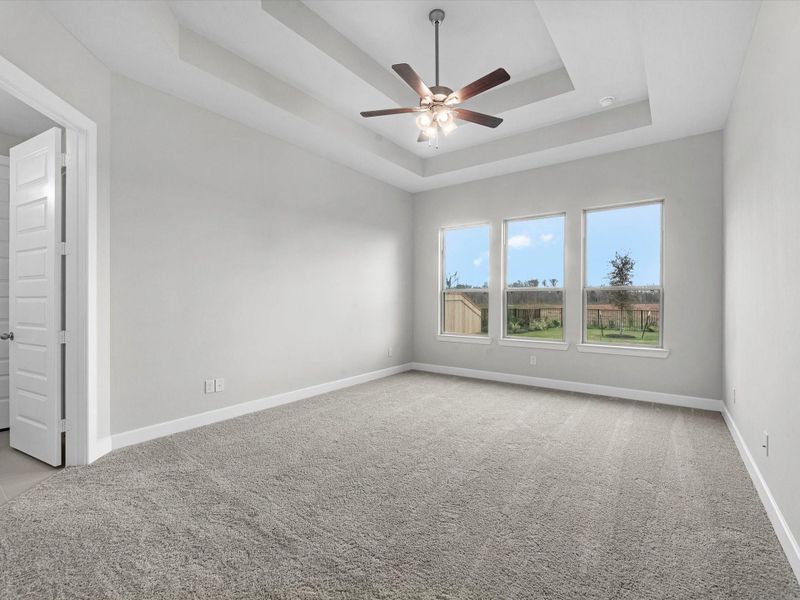 Representative image. Features, selections and colors may vary.