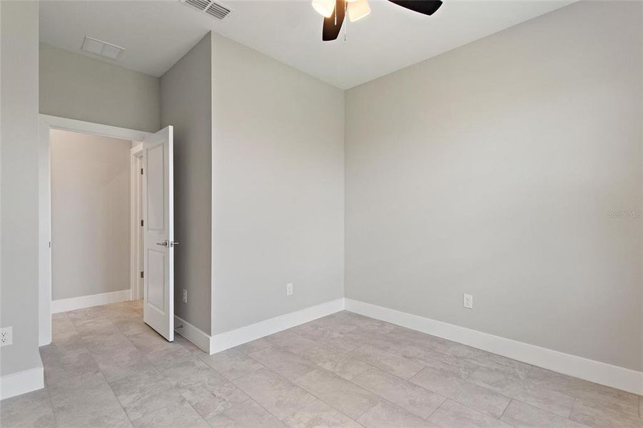 Spacious, unfurnished interior of a new home in , Arcadia (Image 30).