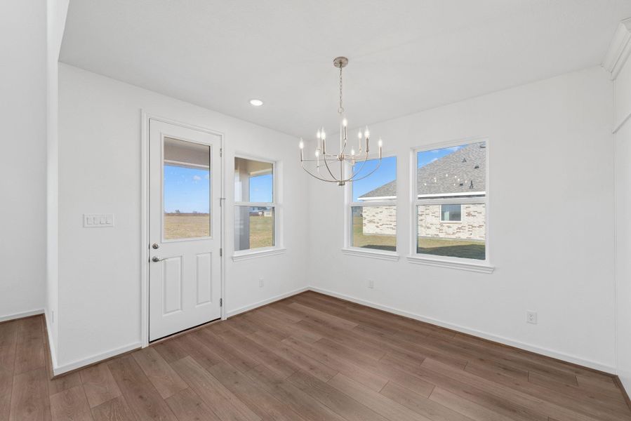 Charming dining area (*Photo not of actual home and used for illustration purposes only.)