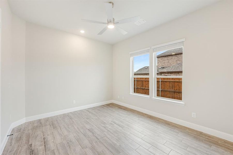 Spacious, unfurnished interior of a new home in Sunrise at Garden Valley, Waxahachie (Image 34).