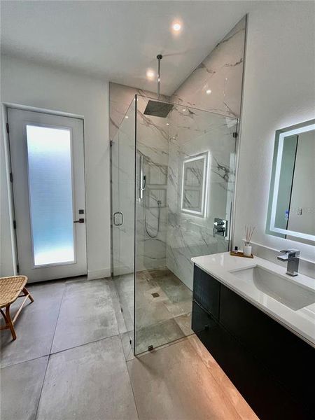 Furnished interior view inside a new home in , Sarasota (Image 14).