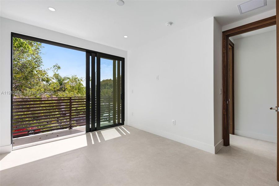 Image 38 of a home in .