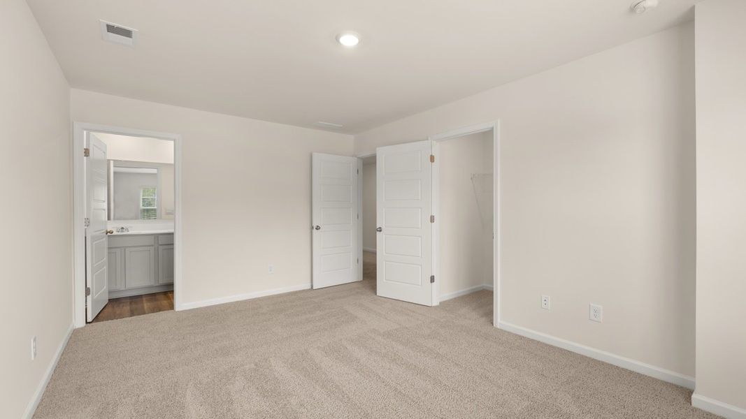 Spacious, unfurnished interior of a new home in Young's Crossing, Stone Mountain (Image 17).