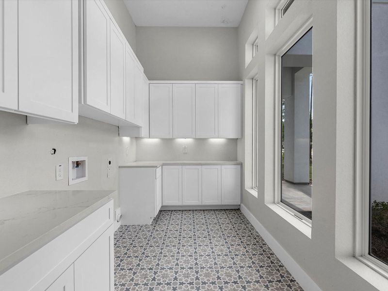 Spacious, unfurnished interior of a new home in , Dayton (Image 10).