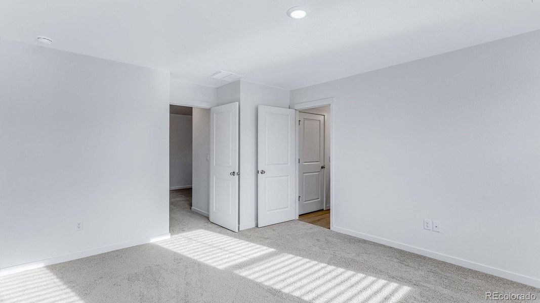 Spacious, unfurnished interior of a new home in Arcadia, Denver (Image 32).