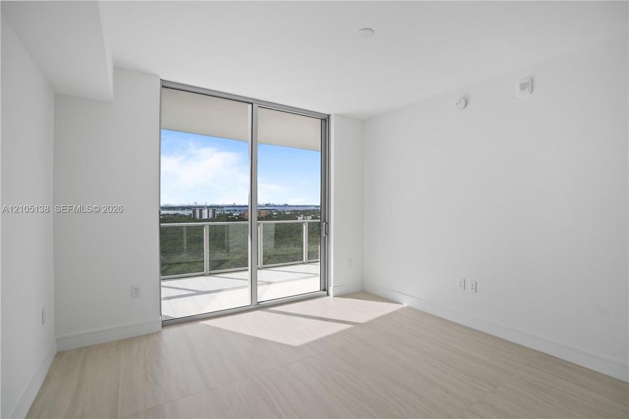 Spacious, unfurnished interior of a new home in , North Miami (Image 33).