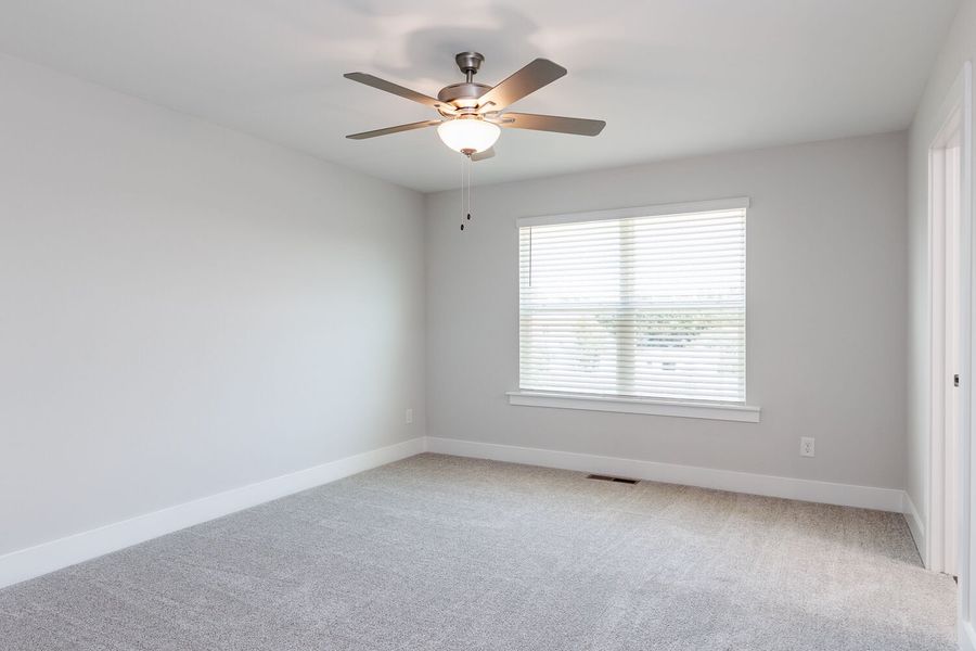 Spacious, unfurnished interior of a new home in Vaughan Farms, Angier (Image 11).